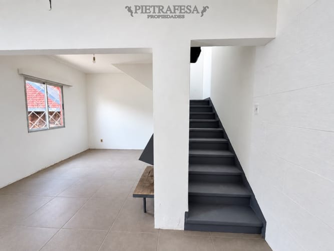 Casa en alquiler, 2 dormitorios, 1 baño, terraza, parrillero. Perez Castellanos. · Foto 8