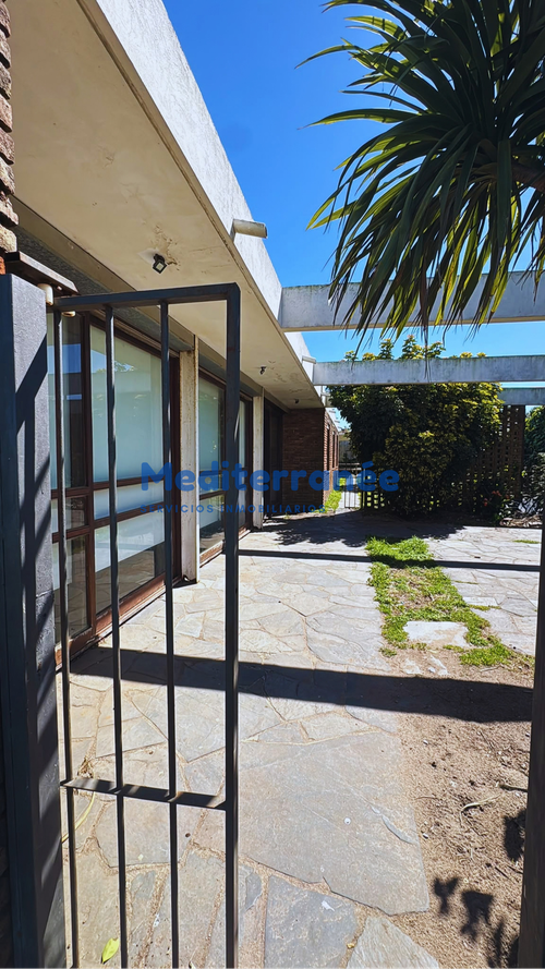 Oportunidad!!! - Ideal Empresa O Familia... Espectacular Casa Frente A La Playa En Lagomar ! · Foto 2