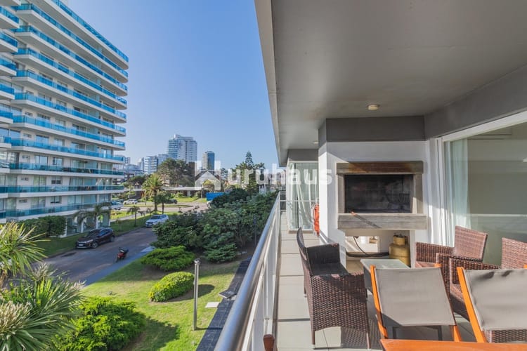 TRES DORMITORIOS PUNTA DEL ESTE PARRILLERO PROPIO · Foto 2