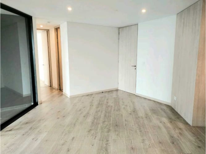 Apartamento de 2 alcobas en arriendo en Altos Del Poblado, Medellín, 83 m² · foto 6 de 23