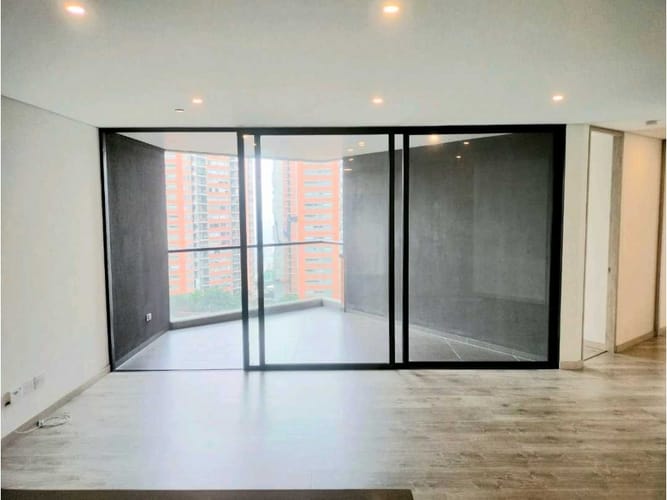 Apartamento de 2 alcobas en arriendo en Altos Del Poblado, Medellín, 83 m² · foto 7 de 23