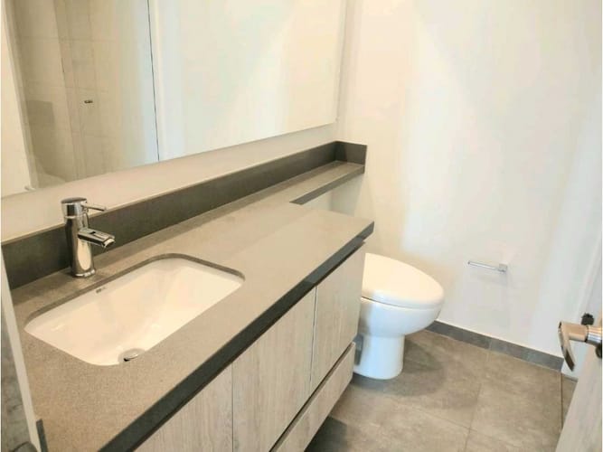 Apartamento de 2 alcobas en arriendo en Altos Del Poblado, Medellín, 83 m² · foto 10 de 23