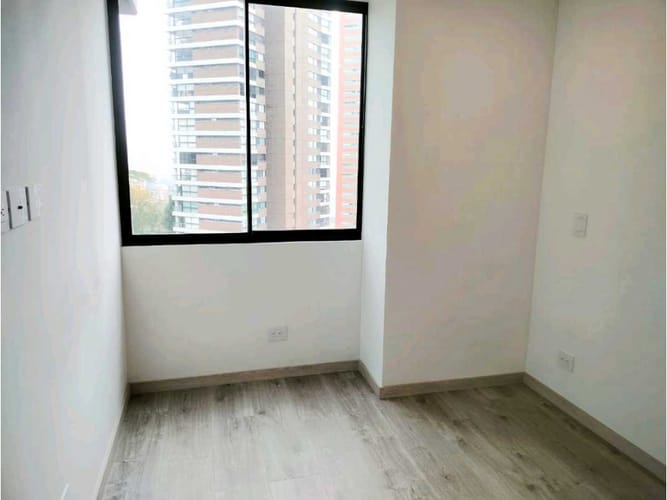 Apartamento de 2 alcobas en arriendo en Altos Del Poblado, Medellín, 83 m² · foto 11 de 23