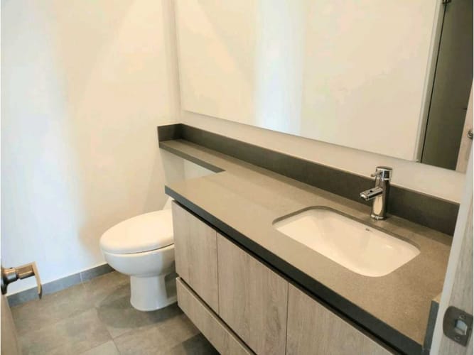 Apartamento de 2 alcobas en arriendo en Altos Del Poblado, Medellín, 83 m² · foto 12 de 23