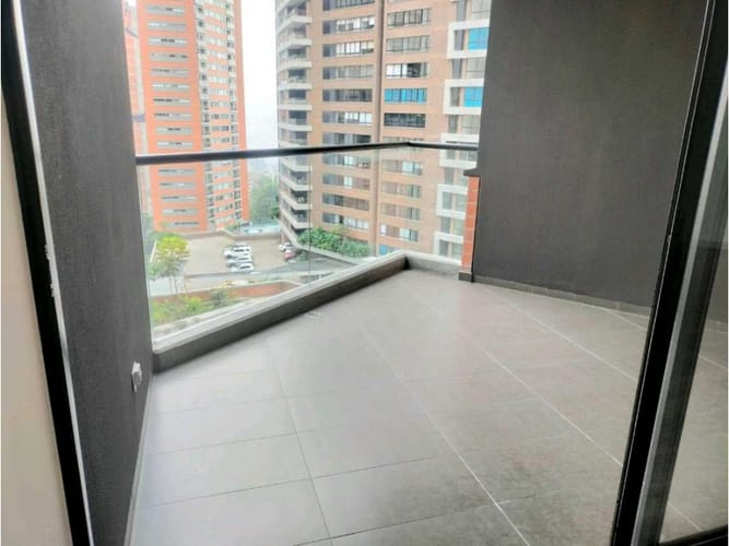 Apartamento de 2 alcobas en arriendo en Altos Del Poblado, Medellín, 83 m² · foto 18 de 23