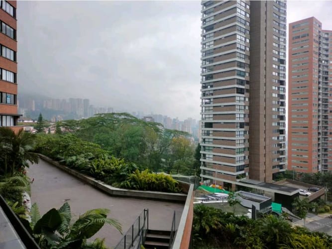 Apartamento de 2 alcobas en arriendo en Altos Del Poblado, Medellín, 83 m² · foto 19 de 23