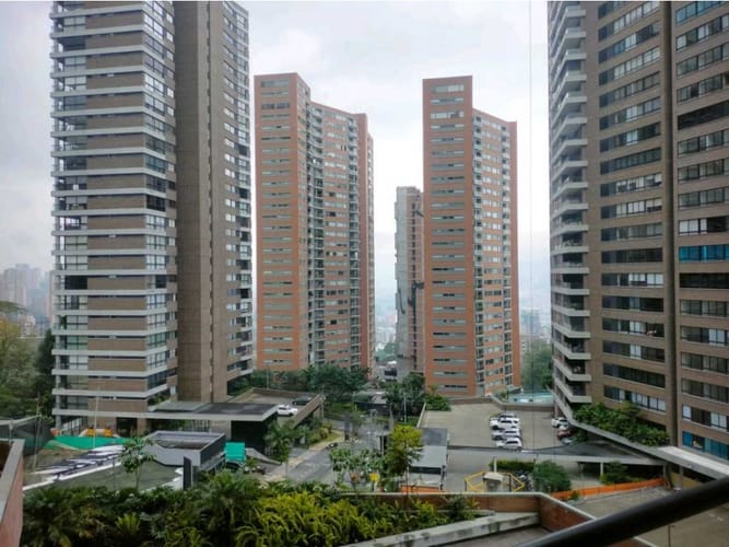 Apartamento de 2 alcobas en arriendo en Altos Del Poblado, Medellín, 83 m² · foto 20 de 23