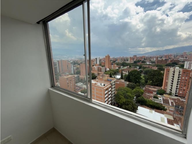 Apartamento de 2 alcobas en arriendo en Calasanz, Medellín, 45 m² · foto 4 de 9