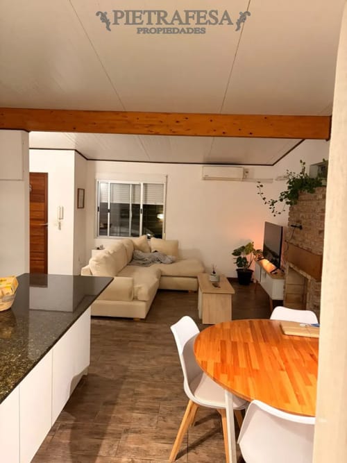 Casa en alquiler, 2 dormitorios, 1 baño, patio, barbacoa, cochera. Solymar Norte · Foto 4
