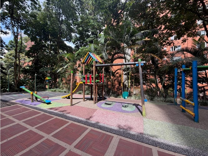 Apartamento de 3 alcobas en venta en Castropol, Medellín, 120 m² · foto 10 de 11