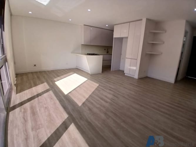 Casa de 3 alcobas en arriendo en Loma Del Chocho, Envigado, 270 m² · foto 2 de 24