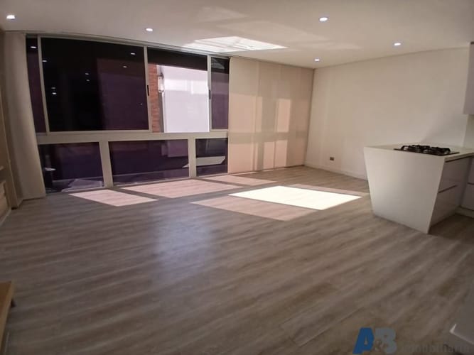 Casa de 3 alcobas en arriendo en Loma Del Chocho, Envigado, 270 m² · foto 3 de 24