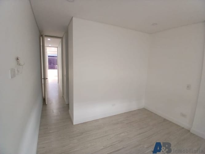 Casa de 3 alcobas en arriendo en Loma Del Chocho, Envigado, 270 m² · foto 18 de 24