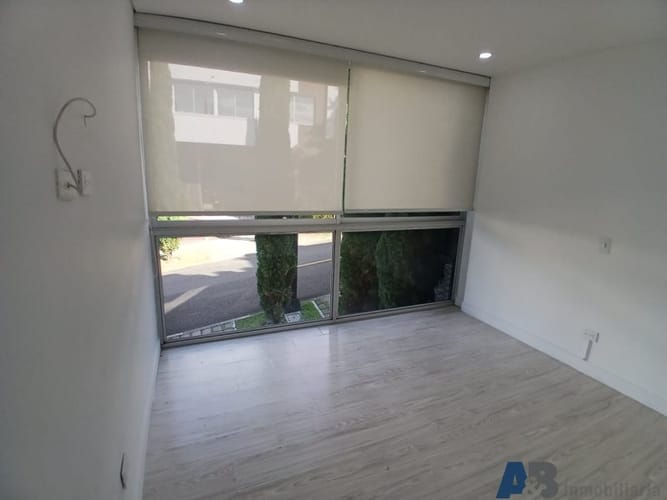 Casa de 3 alcobas en arriendo en Loma Del Chocho, Envigado, 270 m² · foto 21 de 24