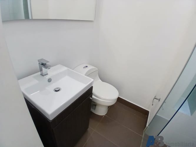 Casa de 3 alcobas en arriendo en Loma Del Chocho, Envigado, 270 m² · foto 24 de 24