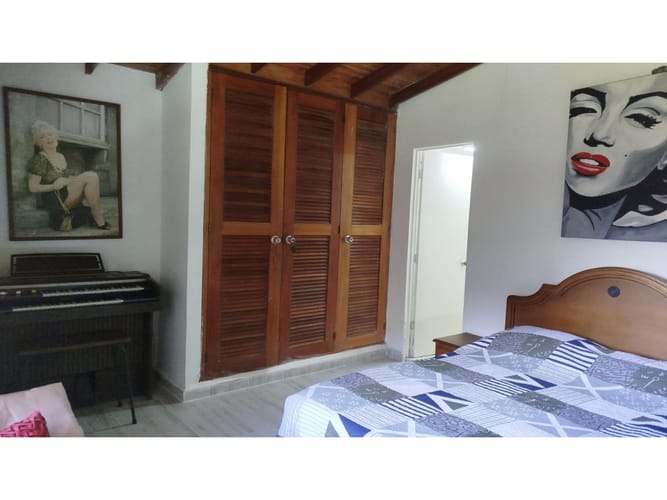 Finca en venta en Santa Elena, Medellín, 220 m² · foto 2 de 11
