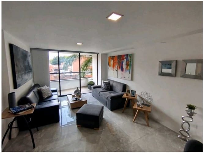 Apartamento de 3 alcobas en venta en Las Acacias, Medellín, 110 m² · foto 2 de 16