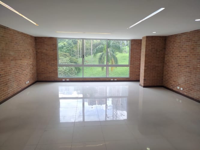 Oficina en arriendo en El Poblado, Medellín, 60 m² · foto 2 de 9