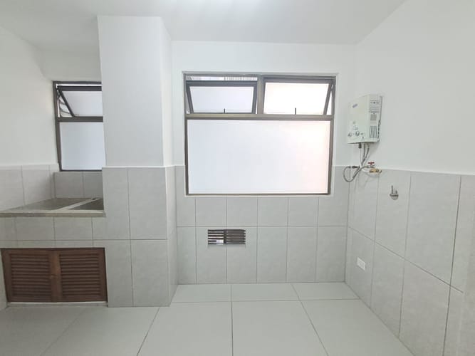 Apartamento de 3 alcobas en arriendo en La Aguacatala, Medellín, 125 m² · foto 5 de 21