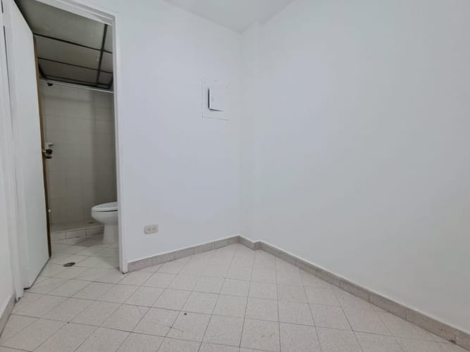 Apartamento de 3 alcobas en arriendo en La Aguacatala, Medellín, 125 m² · foto 6 de 21