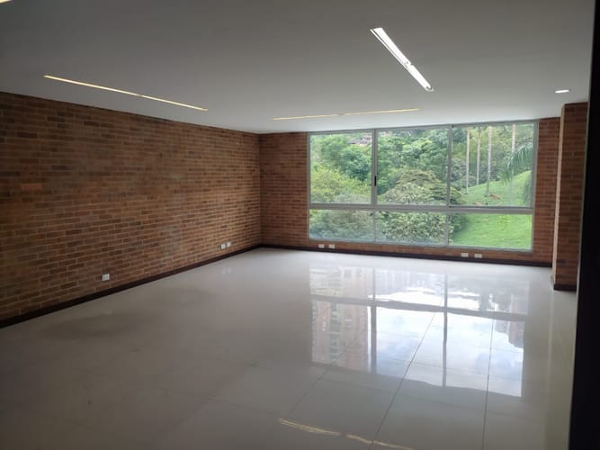 Oficina en arriendo en El Poblado, Medellín, 60 m² · foto 5 de 9