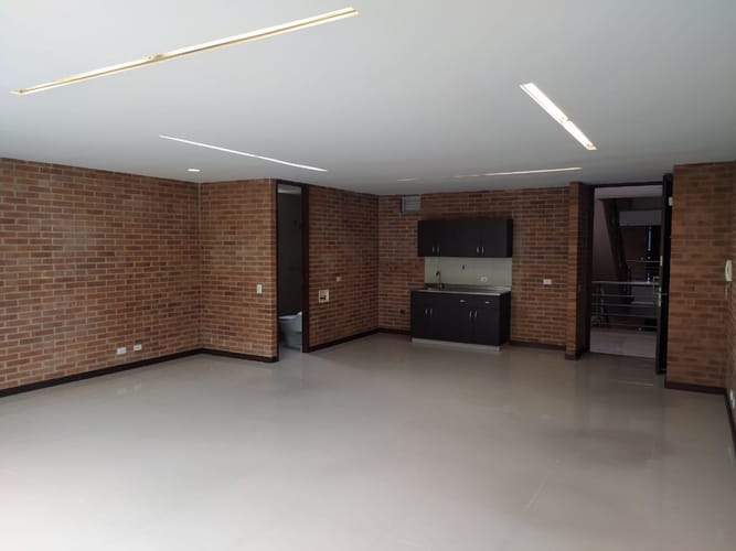 Oficina en arriendo en El Poblado, Medellín, 60 m² · foto 7 de 9
