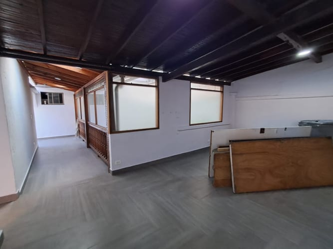 Casa de 5 alcobas en arriendo en Laureles, Medellín, 320 m² · foto 4 de 18