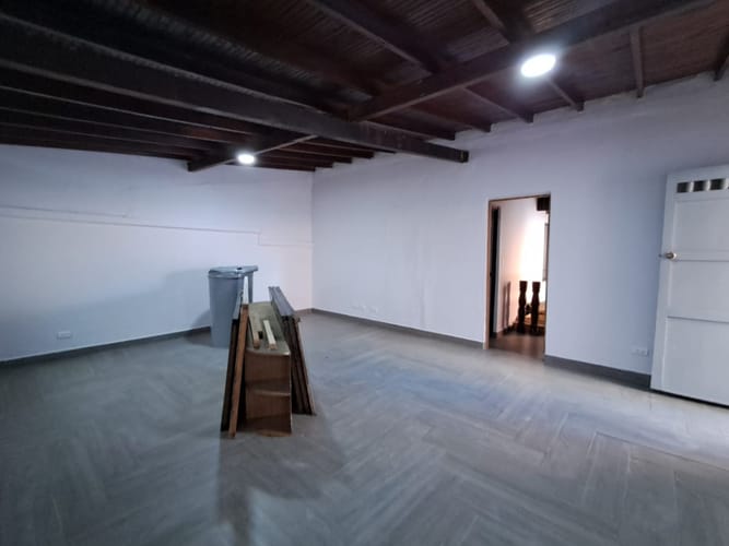Casa de 5 alcobas en arriendo en Laureles, Medellín, 320 m² · foto 5 de 18