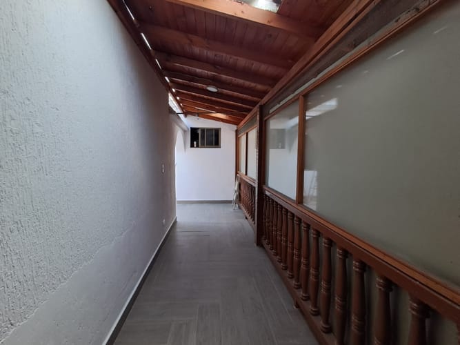 Casa de 5 alcobas en arriendo en Laureles, Medellín, 320 m² · foto 12 de 18