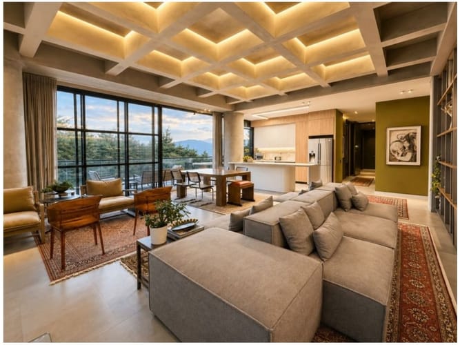 Apartamento de 2 alcobas en venta en El Tesoro, Medellín, 263 m² · foto 2 de 19