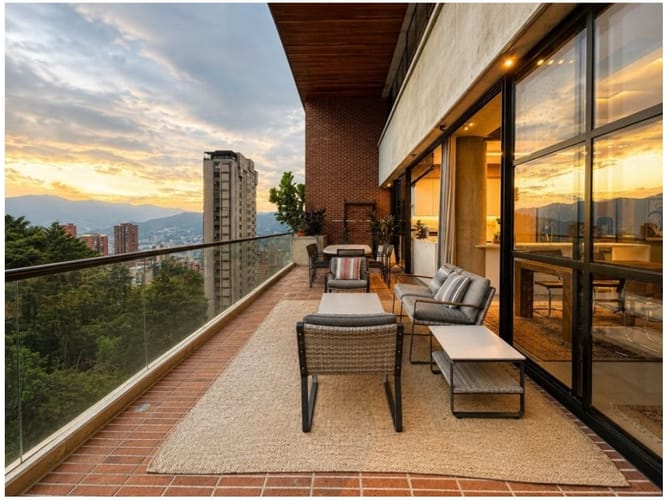 Apartamento de 2 alcobas en venta en El Tesoro, Medellín, 263 m² · foto 3 de 19
