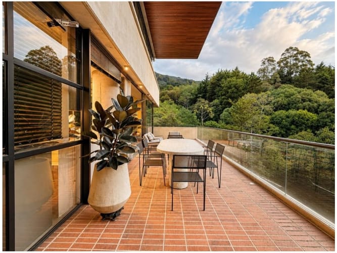 Apartamento de 2 alcobas en venta en El Tesoro, Medellín, 263 m² · foto 4 de 19