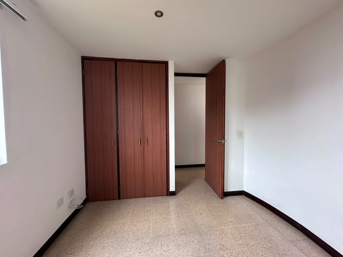 Apartamento de 2 alcobas en arriendo en El Poblado, Medellín, 76 m² · foto 12 de 17