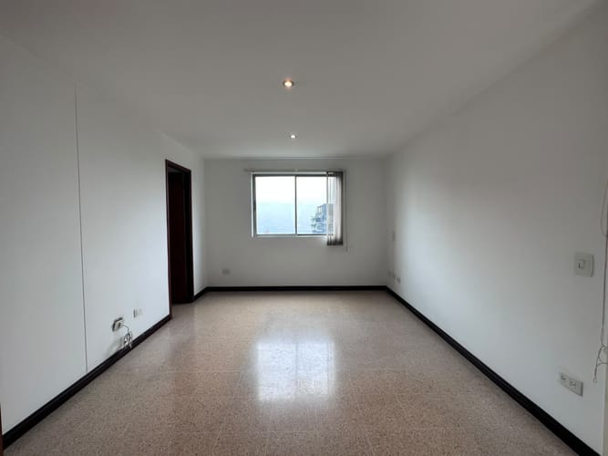 Apartamento de 2 alcobas en arriendo en El Poblado, Medellín, 76 m² · foto 9 de 17