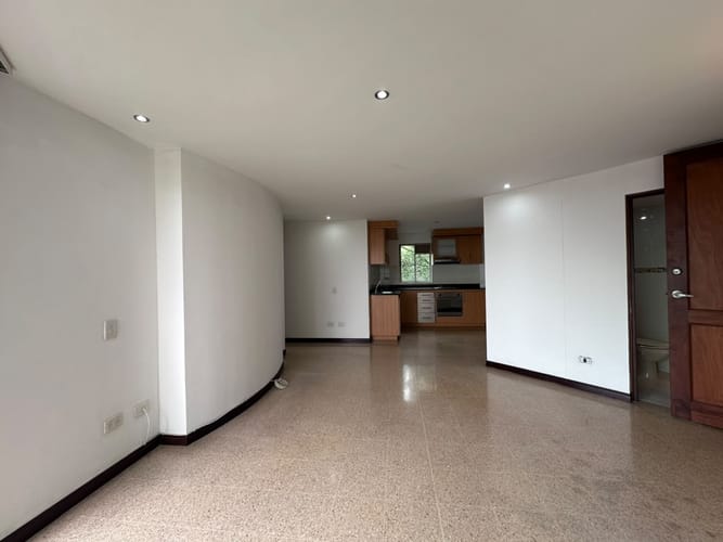 Apartamento de 2 alcobas en arriendo en El Poblado, Medellín, 76 m² · foto 7 de 17