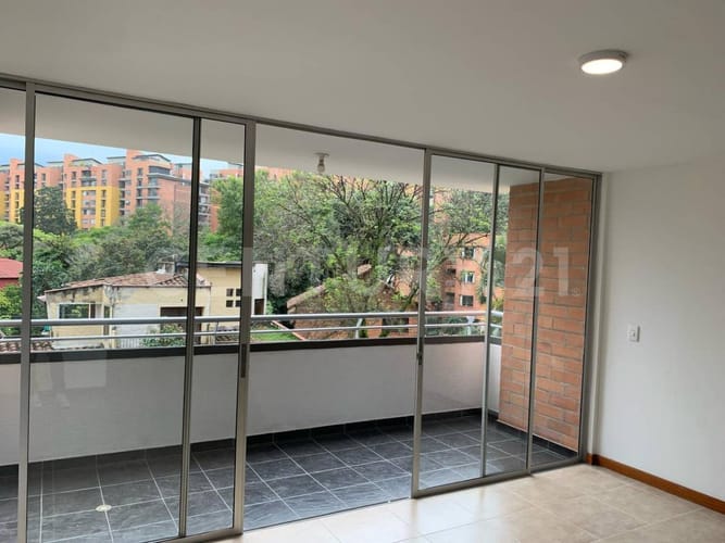 Apartamento de 3 alcobas en arriendo en Las Vegas, Envigado, 110 m² · foto 3 de 19