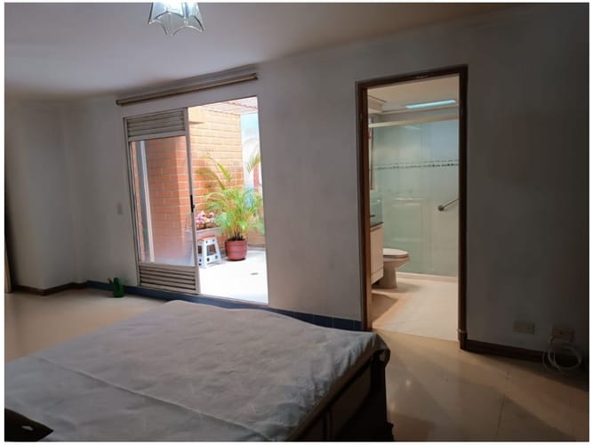 Apartamento de 3 alcobas en venta en Santa Teresita, Medellín, 140 m² · foto 2 de 11