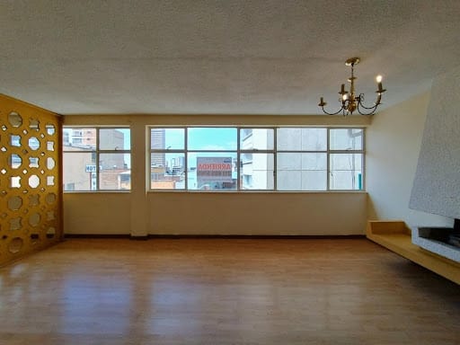 Apartamento de 3 alcobas en arriendo en Las Nieves, Bogotá, 130 m² · foto 2 de 20
