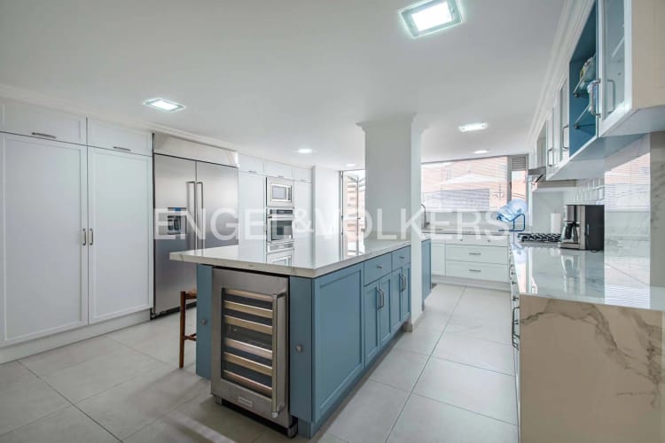 Apartamento de 4 alcobas en venta en La Cabrera, Bogotá, 379 m² · foto 7 de 24