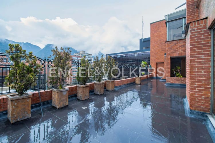 Apartamento de 4 alcobas en venta en La Cabrera, Bogotá, 379 m² · foto 4 de 24