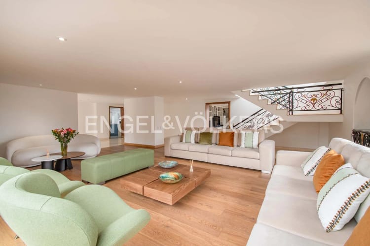 Apartamento de 4 alcobas en venta en La Cabrera, Bogotá, 379 m² · foto 3 de 24