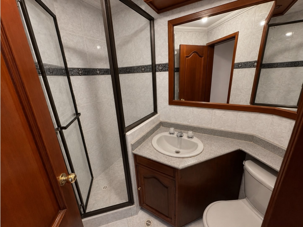 Apartamento en venta en Chico, Bogotá · foto 2 de 19
