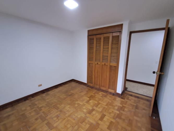 Apartamento de 3 alcobas en arriendo en El Poblado, Medellín, 150 m² · foto 23 de 24