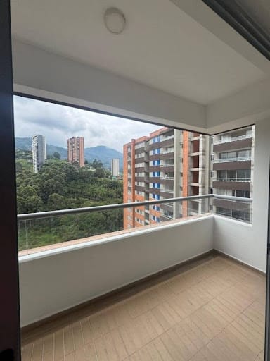 Apartamento de 3 alcobas en arriendo en Las Lomitas, Sabaneta, 82 m² · foto 4 de 12