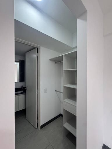 Apartamento de 3 alcobas en arriendo en Las Lomitas, Sabaneta, 82 m² · foto 10 de 12