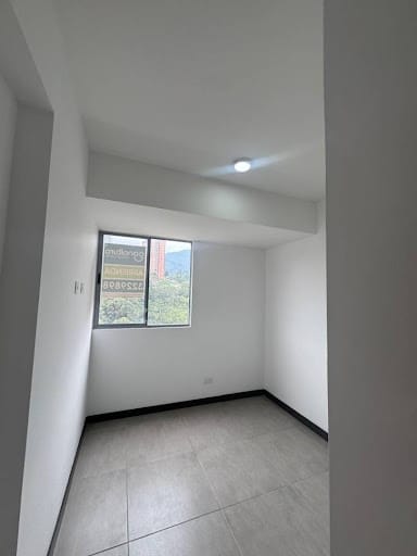 Apartamento de 3 alcobas en arriendo en Las Lomitas, Sabaneta, 82 m² · foto 11 de 12