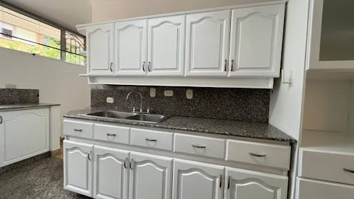 Casa de 4 alcobas en arriendo en El Esmeraldal, Envigado, 226 m² · foto 5 de 24