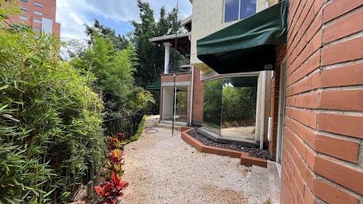 Casa de 4 alcobas en arriendo en El Esmeraldal, Envigado, 226 m² · foto 12 de 24