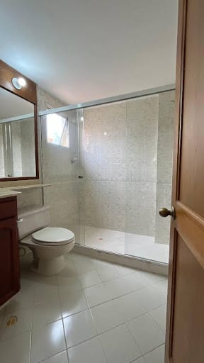 Casa de 4 alcobas en arriendo en El Esmeraldal, Envigado, 226 m² · foto 23 de 24
