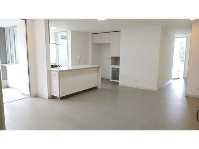 Apartamento de 3 alcobas en venta en Vía Las Palmas, Medellín, 105 m² · foto 2 de 24